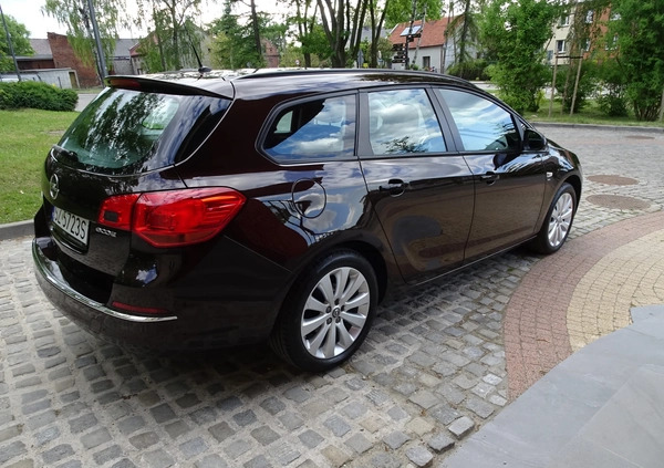 Opel Astra cena 35900 przebieg: 151000, rok produkcji 2014 z Gliwice małe 781